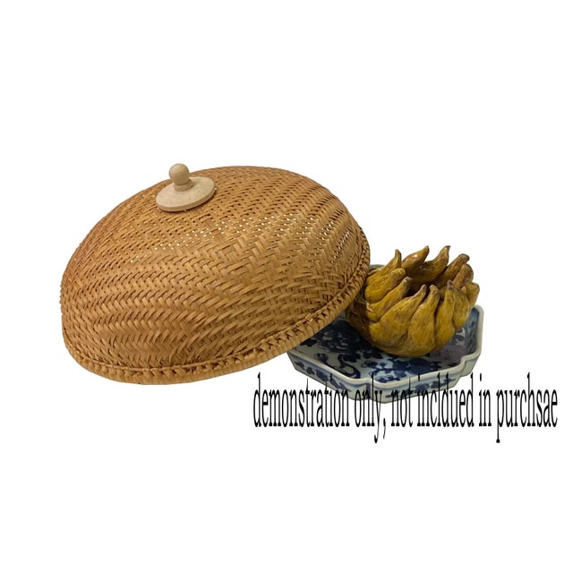 This is an Asian handmade rattan dishes cover. Dimensions: inside Dia 9.5" x h4" Origin: China Material: Rattan Condition:...