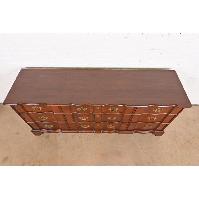 Henredon Georgian Solid Mahogany Block Front Triple Dresser, Newly Refinished For Sale - Image 9 of 12