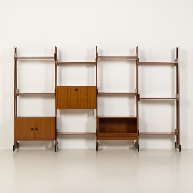 Mid-Century Modern Italian Four Bay Free Standing Wall Unit in the style of Gio Ponti, 1970s For Sale - Image 3 of 18