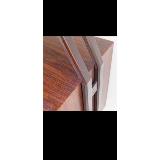 Metal Vintage Italian Bookcase in Brass and Pagwood, 1960s For Sale - Image 7 of 8