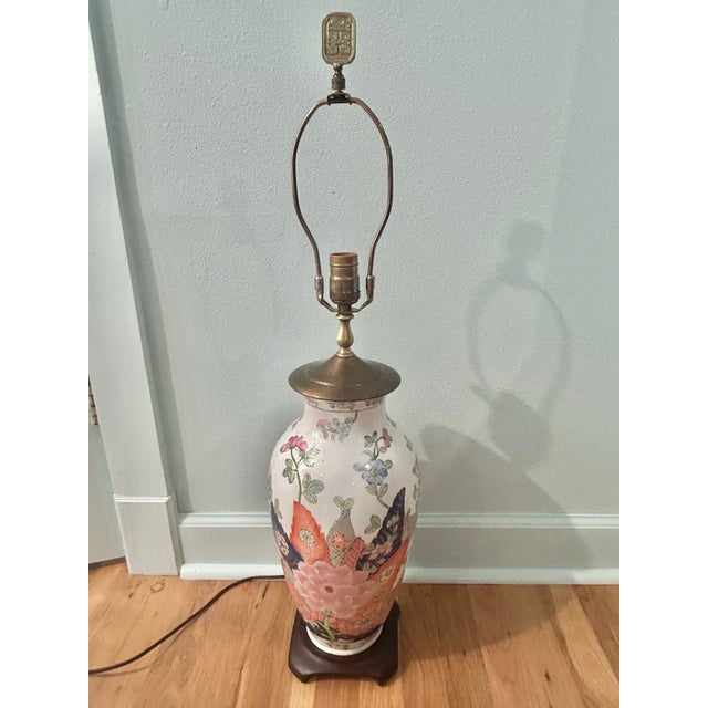Vintage Tobacco Leaf Chinoiserie Porcelain Lamp With Double Happiness Finial and Ming Style Base - Shade Included For Sale - Image 4 of 12