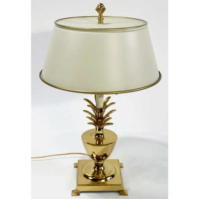 Chinoiserie Vintage Bombay Brass Pineapple Table Lamp W Tole Shade For Sale - Image 3 of 13