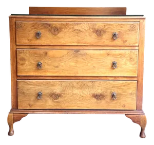 Vintage Chest of Drawers in Walnut