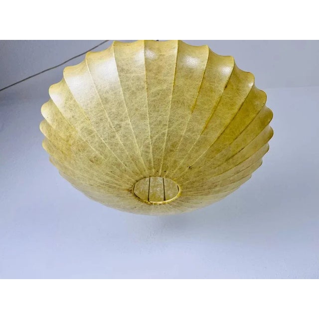 1960s Mid-Century Modern Saucer Cocoon Pendant Lamp, 1960s For Sale - Image 5 of 10