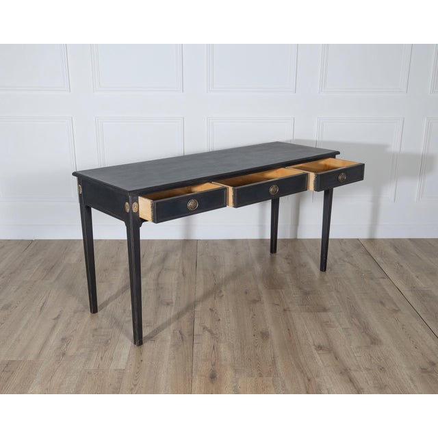 Midcentury Painted Console Table with Drawers and Brass Details, circa 1960 For Sale In Atlanta - Image 6 of 9
