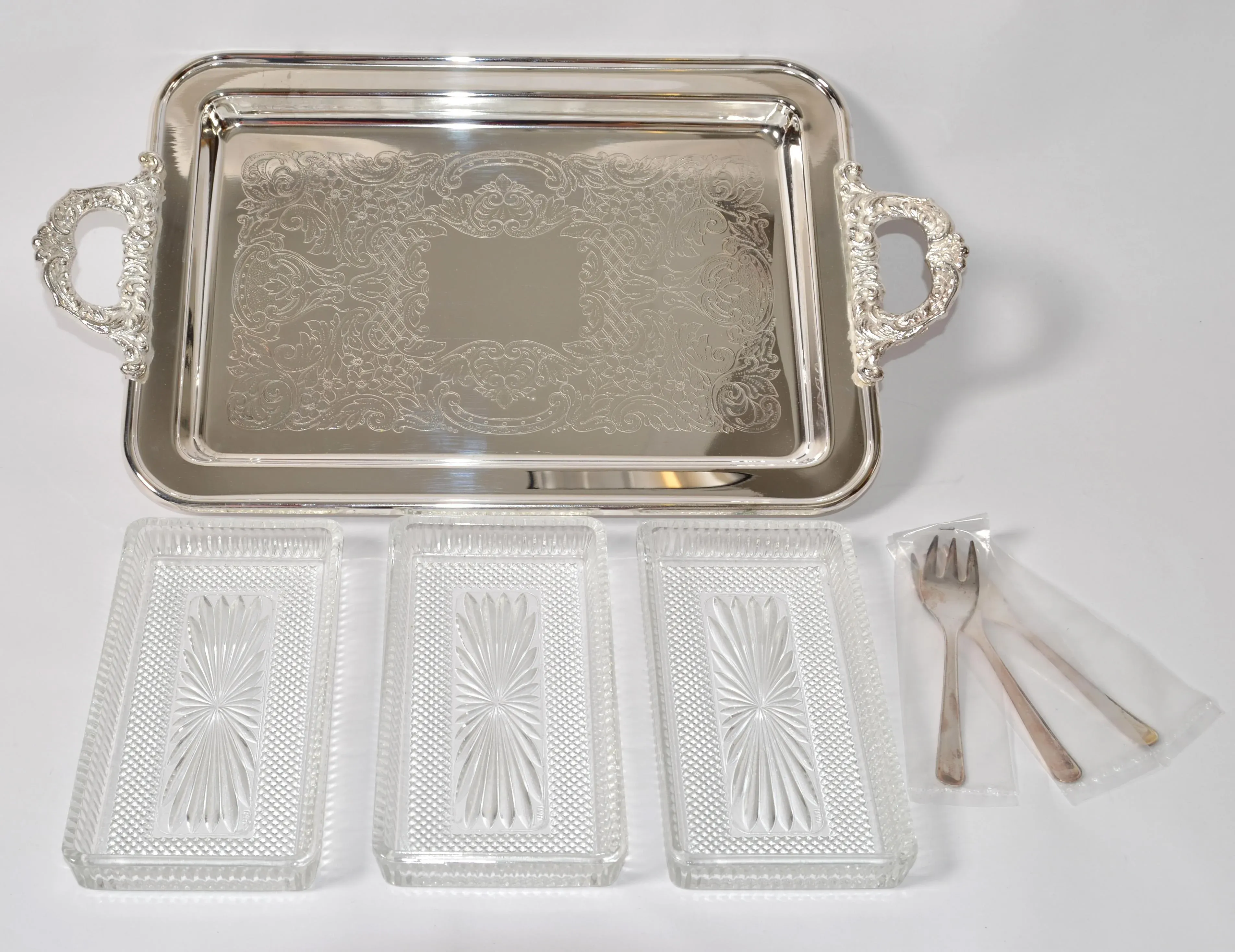 1970s Trademark Leonard Italy Silver Plate Victorian Footed
