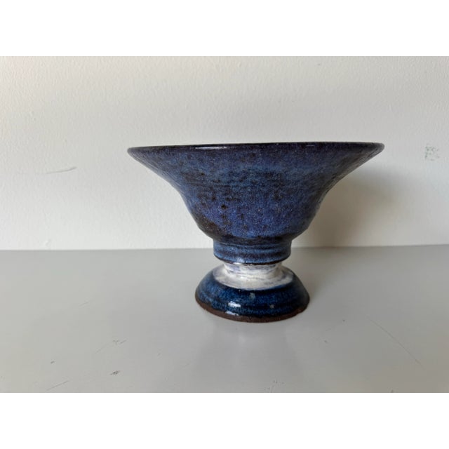 Contemporary 1980’s Vintage Organic Handmade and Painted Ceramic Pedestal Bowl by Mattaway For Sale - Image 3 of 12