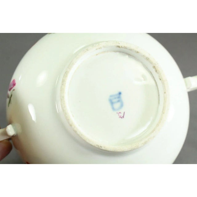 Circa 1756 Vienna Porcelain Ecuelle Bowl & Cover W. Strawberry Knob For Sale - Image 12 of 13