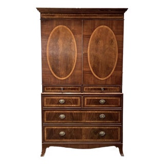 Antique 18th Century George III Mahogany Linen Press For Sale