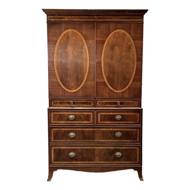 Antique 18th Century George III Mahogany Linen Press For Sale
