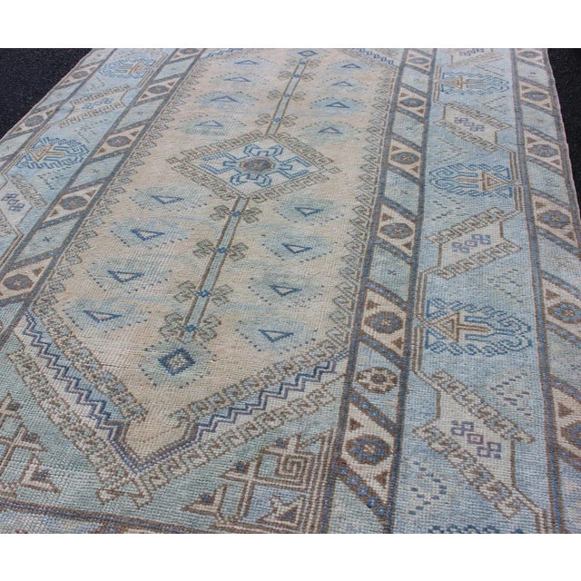 Mid 20th Century Hand Knotted Oushak Rug From Turkey With All Over Design in Blues and Cream For Sale - Image 5 of 11