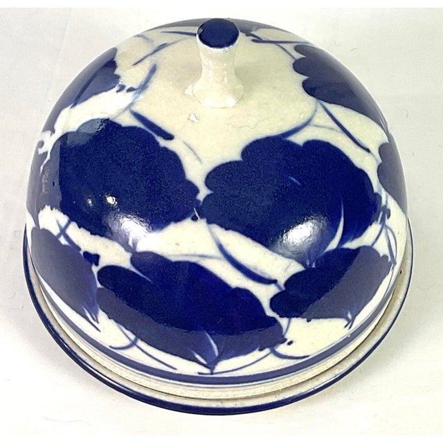 1980s Western Chinoiserie Designed,cobalt Slip on Stoneware -Dome Covered Cheese/Butter Dish For Sale - Image 4 of 6