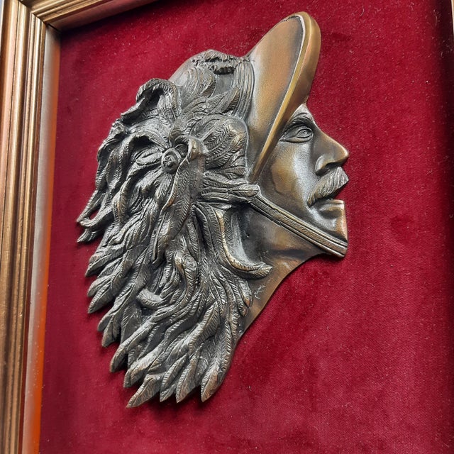 Small Bronze High Relief with Caprera Raising the Flag as a Souvenir of the Bersaglieri For Sale - Image 3 of 16