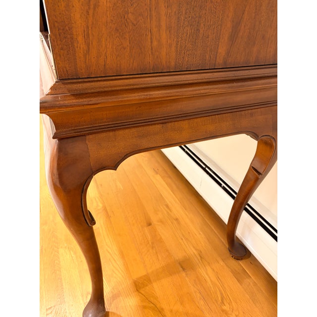 1980s Burl Walnut Chinoiserie Style Media / Bar Cabinet For Sale - Image 16 of 18