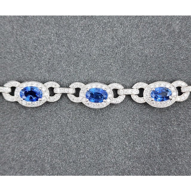 Early 21st Century 18.35 Ct Natural Sapphire & Diamond Necklace For Sale - Image 5 of 8