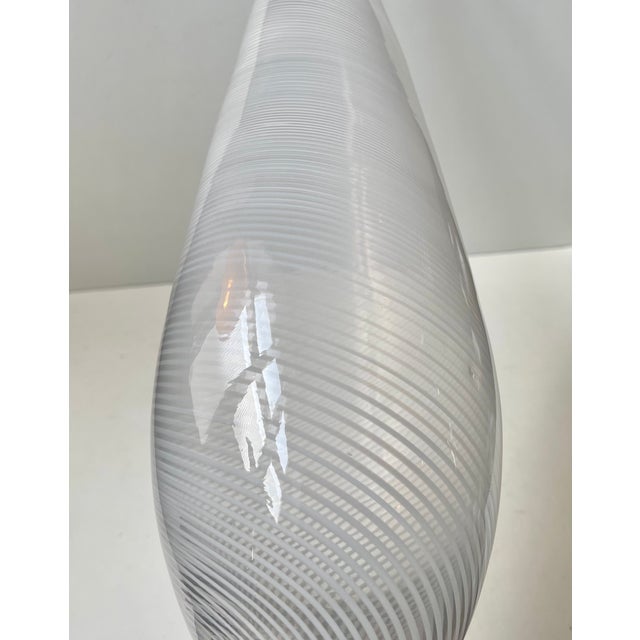 Dino Martens Tall Mezza Filigrana Footed White Art Glass Vase in the style of Dino Martens For Sale - Image 4 of 11