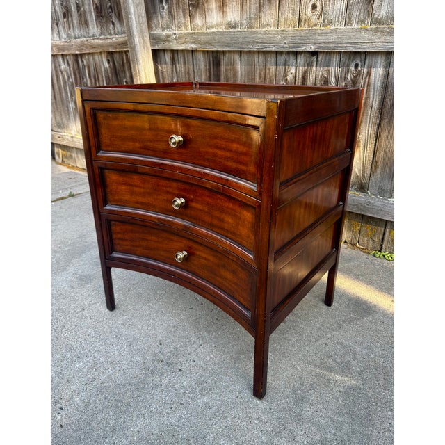 Dessin Fournir Dessin Fournir Style Serpentine Mahogany Chest For Sale - Image 4 of 9