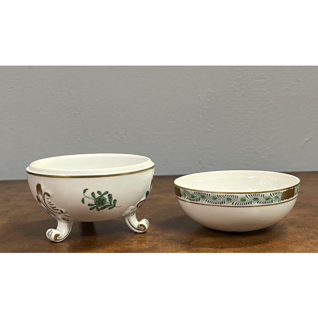 Ceramic Mid 20th Century Herend Green Chinese Bouquet Round Porcelain Lidded Trinket Box Candy Dish For Sale - Image 7 of 10