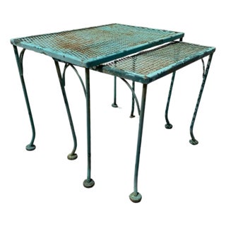 Vintage Woodard Style Wrought Iron Green Garden Patio Nesting Side Tables - Set of 2 For Sale