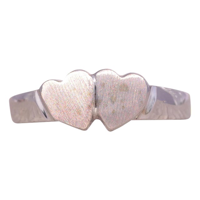The Oscali: Double Heart Signet Ring in White Gold For Sale