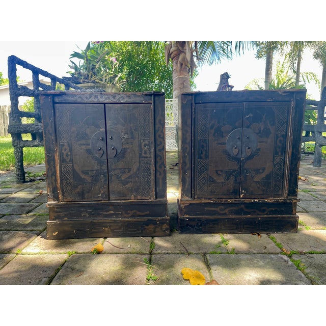 Antique Chinese Lacquered Cabinets – Possibly 18th/19th Century Beautiful pair of antique Chinese lacquered cabinets,...