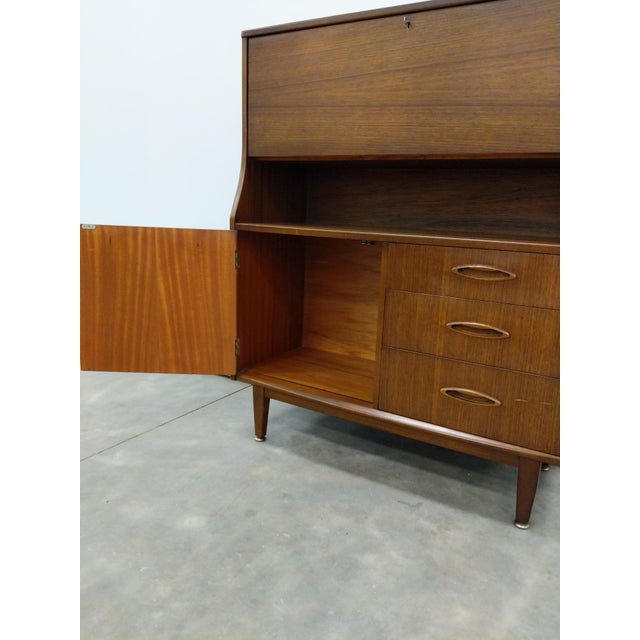 Jentique Vintage Mid Century Modern Cabinet / Sideboard Attributed to Jentique For Sale - Image 4 of 8