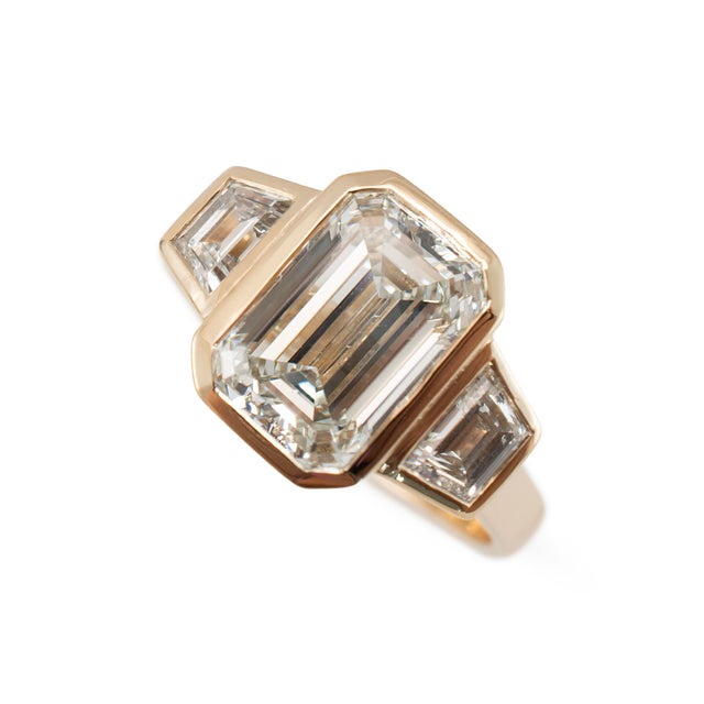 Gender: Ladies Metal Type: 14K Yellow Gold Ring Size: 8 Width: 2.70 mm Weight: 4.66 grams Ladies 14K yellow gold three-...