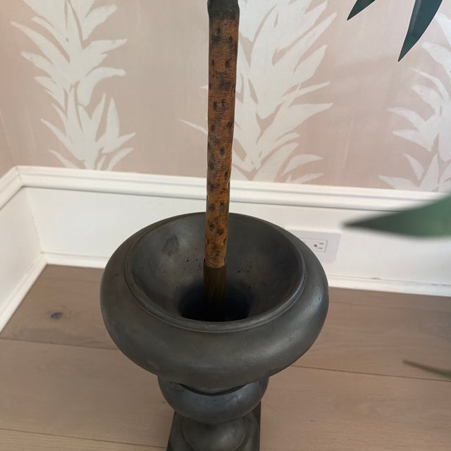 Vintage Hollywood Regency Palm Beach Metal Tole Palm Tree Planter For Sale In New York - Image 6 of 12