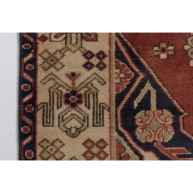 1960s 1960s Muted Terracotta & Navy Medallion Turkish Rug For Sale - Image 5 of 10