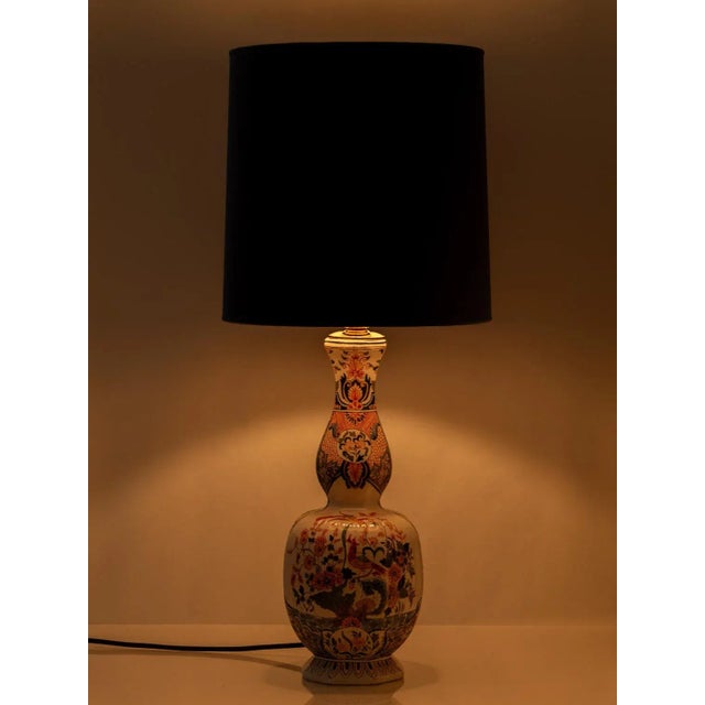Antique Hand-Painted Delft Ceramic Table Lamp in French Faience with New Shade For Sale - Image 9 of 11