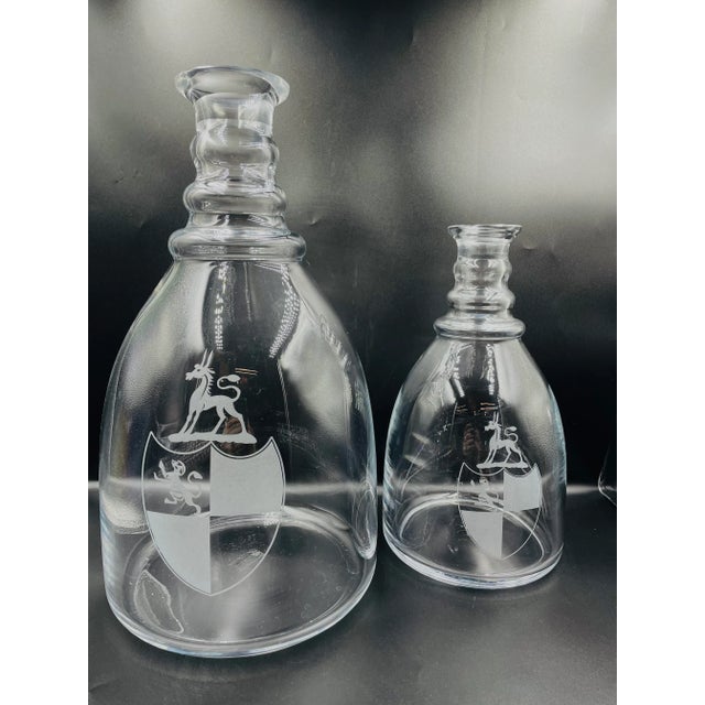 Late 20th Century Williamsburg Coat of Arms Large-Scale Decanter Set For Sale - Image 4 of 12