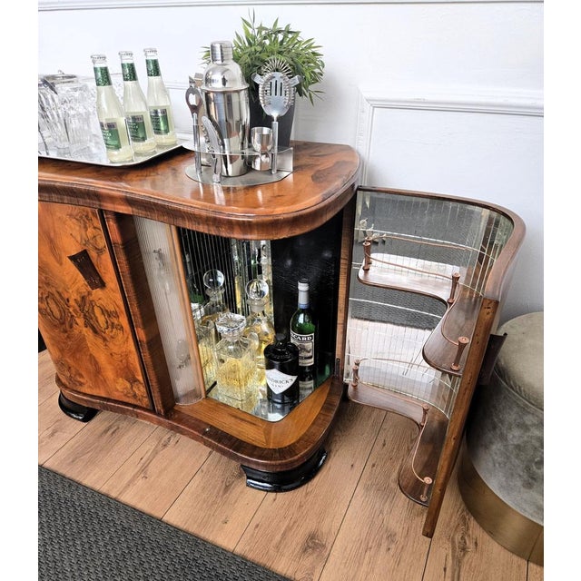 Paolo Buffa Mid-Century Art Deco Italian Walnut, Burl, and Mirror Mosaic Dry Bar Cabinet from Paolo Buffa, 1940s For Sale - Image 4 of 10