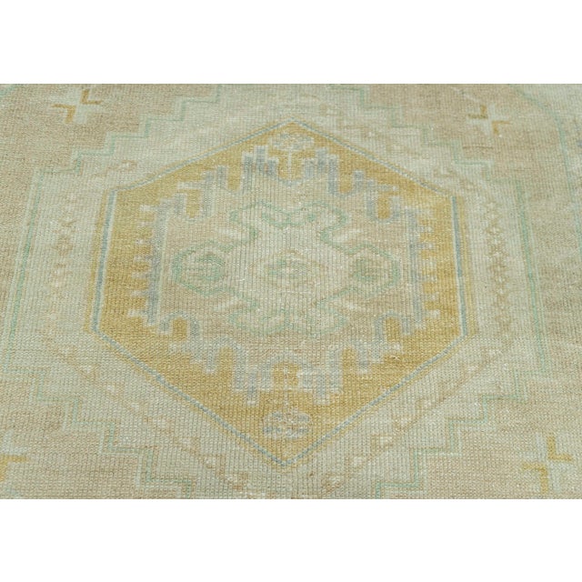Turkish Vintage Rug 5'1" x 8'5" #20604 For Sale - Image 4 of 8