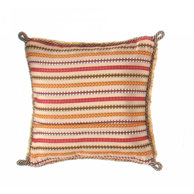 This Gabbeh pillow is made of high-quality LAMBS WOOL The piece was crafted with good workmanship.