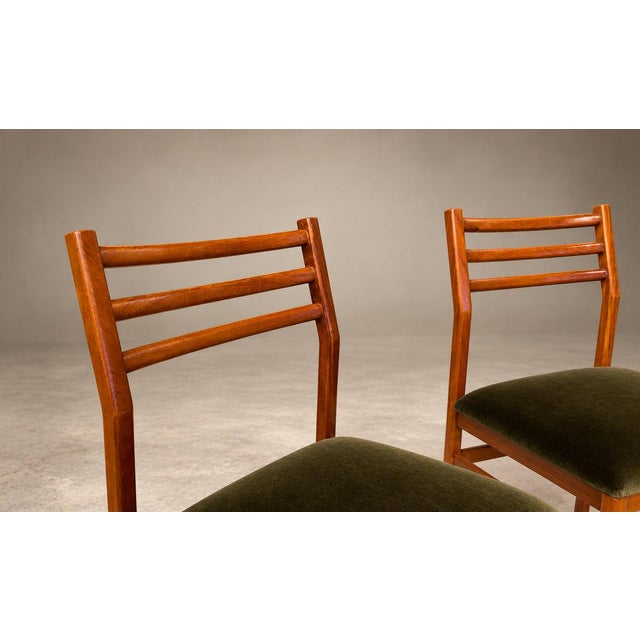 Wood Brazilian Modern Set of Twelve Chairs in Caviuna wood & Olive Velvet, Arrendamento, 1960s, Lot 661-1181 For Sale - Image 7 of 18