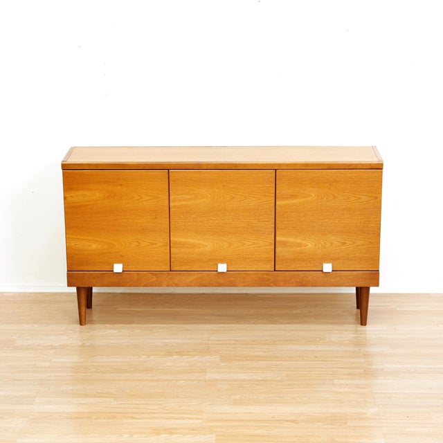 Wood 1970s Low Mid Century Console Credenza by White & Newton For Sale - Image 7 of 9