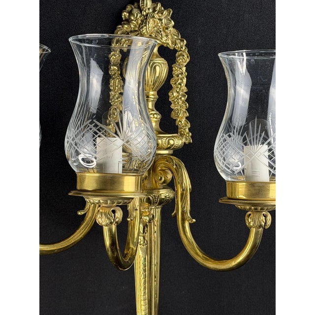 1950s Vintage French Louis XVI Style Gilt Bronze Wall Sconce, 1950s For Sale - Image 5 of 11