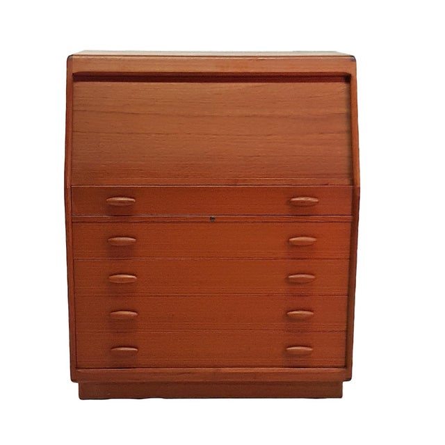 Dyrlund Danish Modern Rolltop Desk/Vanity/Dresser Chairish