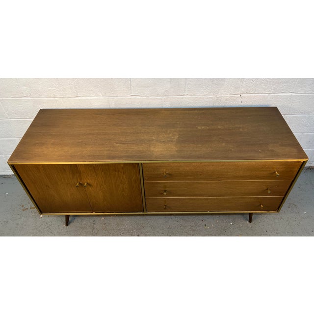 Mid-Century Modern Mid-Century Modern Walnut and Brass Six Drawer Dresser For Sale - Image 3 of 18