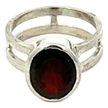 Handcrafted 925 Sterling Silver Garnet Ring With 10x8mm Oval Stone in Bezel Setting - Size 6.5 For Sale