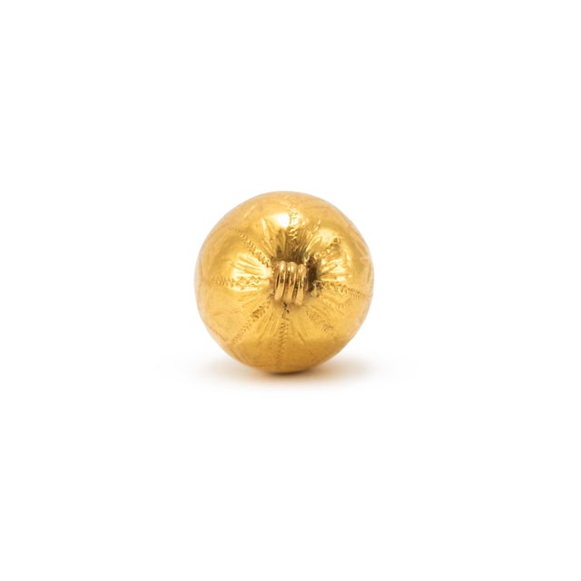 Modern Vintage 18k Yellow Gold Engraved Egg Form Screw-Top Locket Charm Pendant For Sale - Image 3 of 8