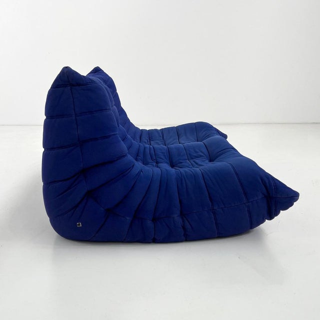 Royal Blue 2-Seater Togo Sofa by Michel Ducaroy for Ligne Roset, 1970s, in Good conditions. Designed 1970 to 1979 This...