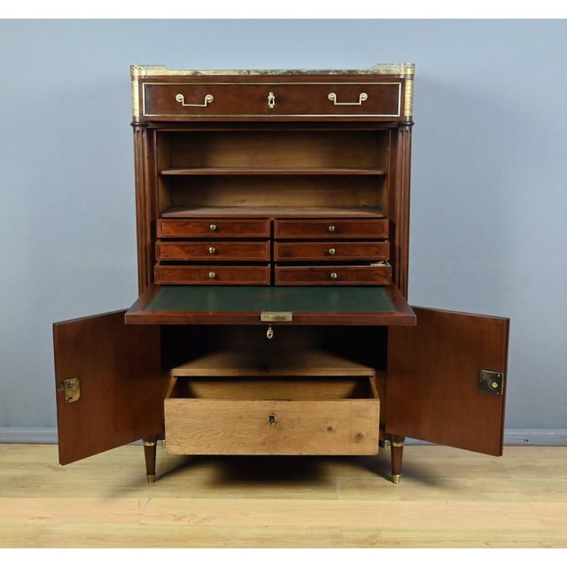Louis XVI Mahogany Secretary, Late 18th Century For Sale - Image 17 of 18