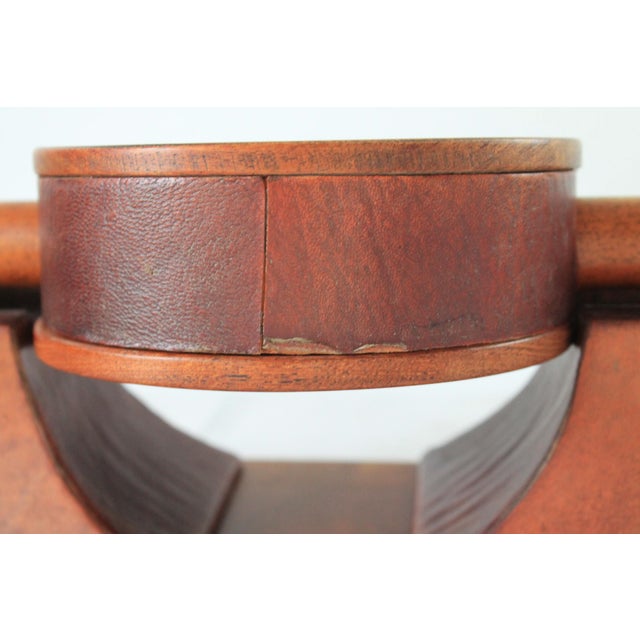 Vintage Quartz Traditional Style Leather Wrapped Wooden Mantel Clock For Sale - Image 15 of 16