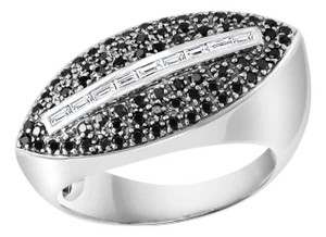 0.8 Carat Black and White Diamond Ring 18 Karat White Gold, Size 7