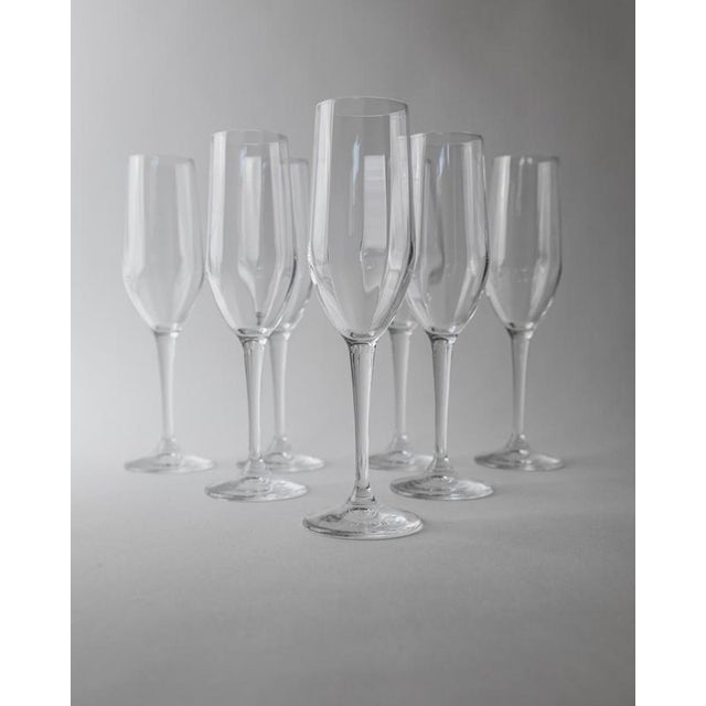 Vintage Champagne Glasses in Clear Glass with Stem and Flute Shape, 1990s, Set of 7 For Sale - Image 3 of 13
