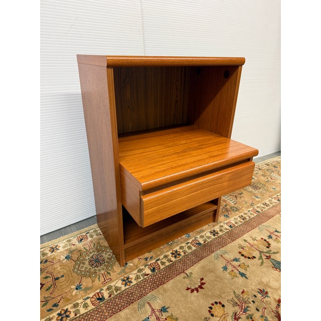 Mid-Century Modern Teak Wood Mid 20th Century Nightstands, Pair For Sale - Image 3 of 12