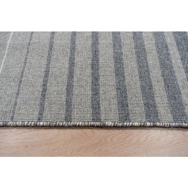 2020s 9x12 Timeless Comfortable Gray Kilim Geometric Modern Flatweave Wool Carpet Rug For Sale - Image 5 of 9