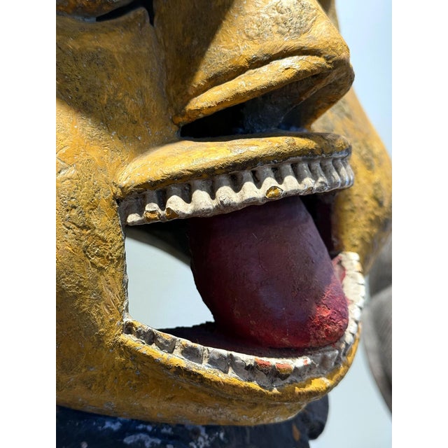 Large Wood Sculpture Yoruba Gẹ̀lẹ̀dẹ́ Helmet Mask on Display Stand For Sale - Image 4 of 16