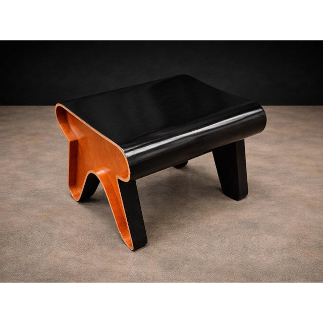 Brazilian Contemporary Stool in Ebonized Wood by Pedro Useche, Brazil, 2000s For Sale In New York - Image 6 of 8